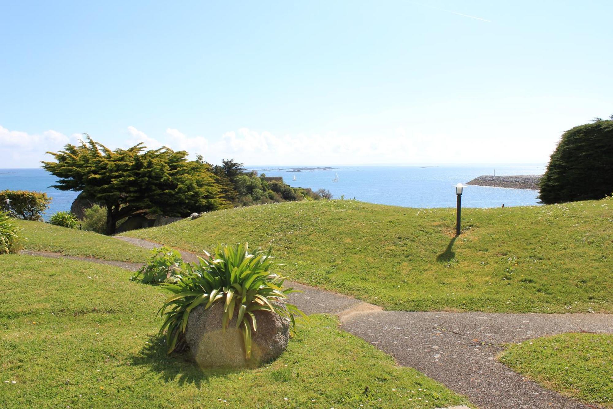 Appartement Vue Mer Au Jardin De La Comtesse Saint-Quay-Portrieux Luaran gambar