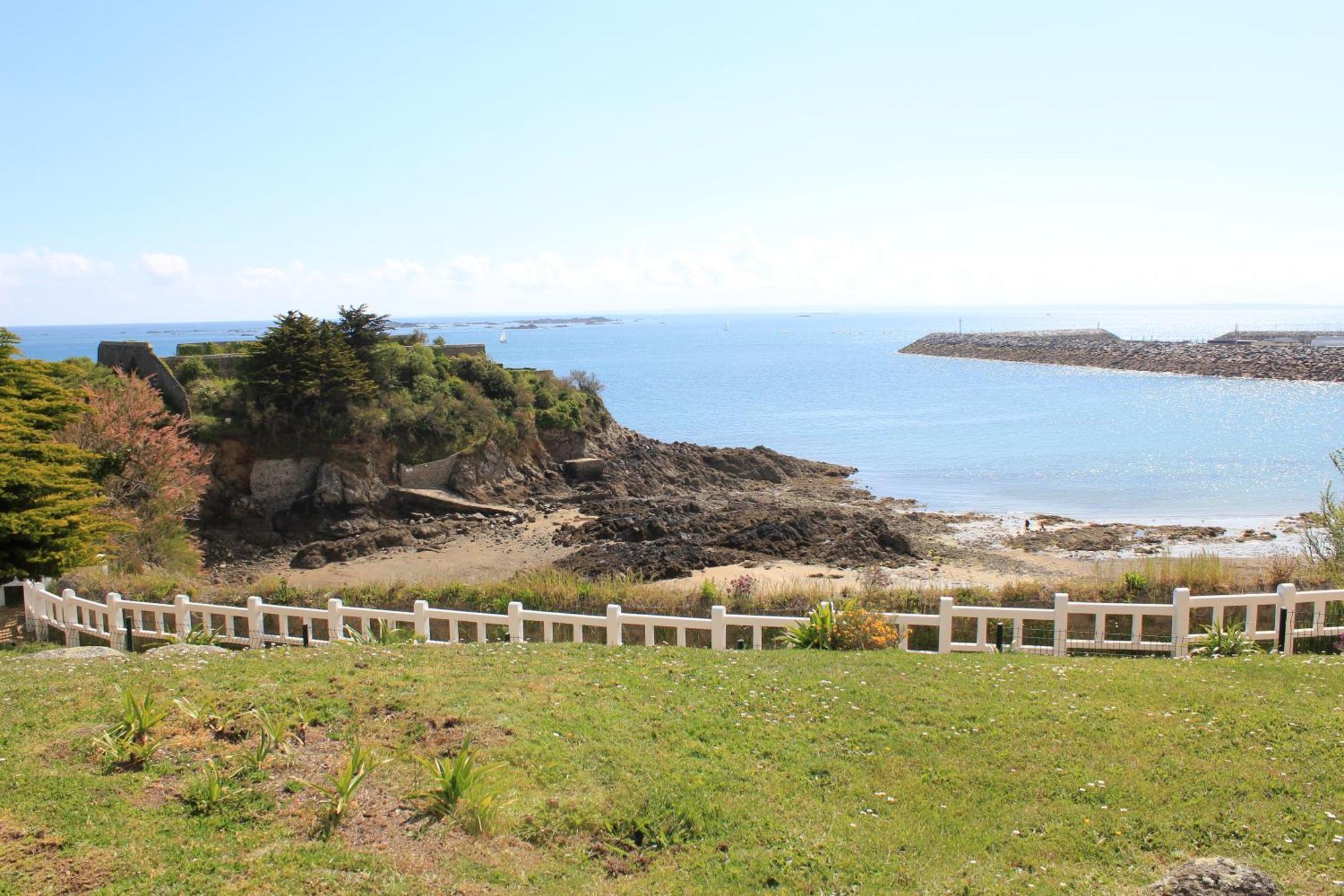 Appartement Vue Mer Au Jardin De La Comtesse Saint-Quay-Portrieux Luaran gambar